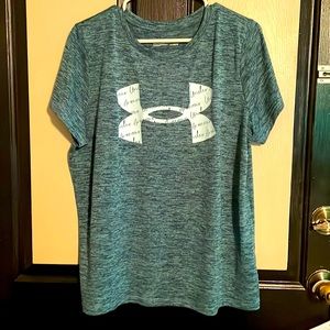 Women’s Under Armour loose heatgear short sleeve shirt